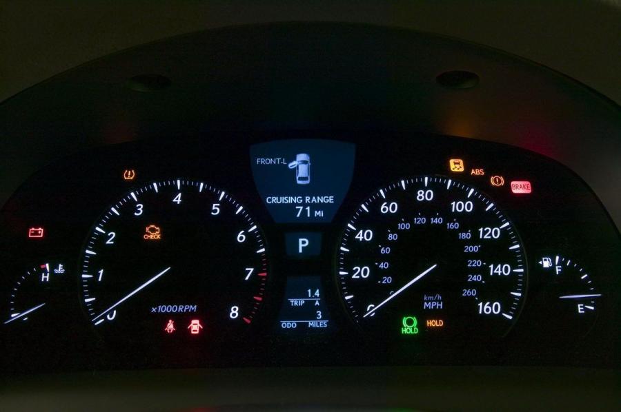  Lexus LS460 2006 года  (фото 177 из 200)